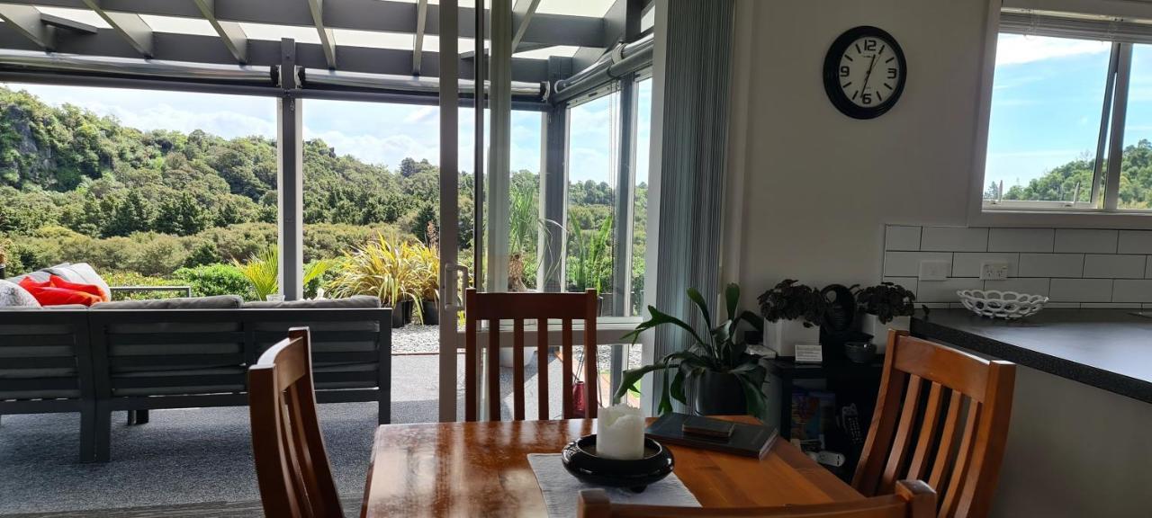 Rocky Ridge Cottage Takaka Esterno foto