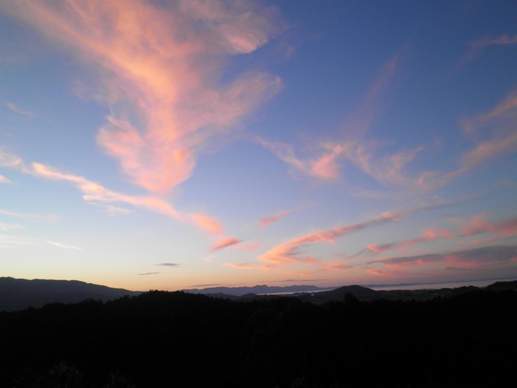 Rocky Ridge Cottage Takaka Esterno foto