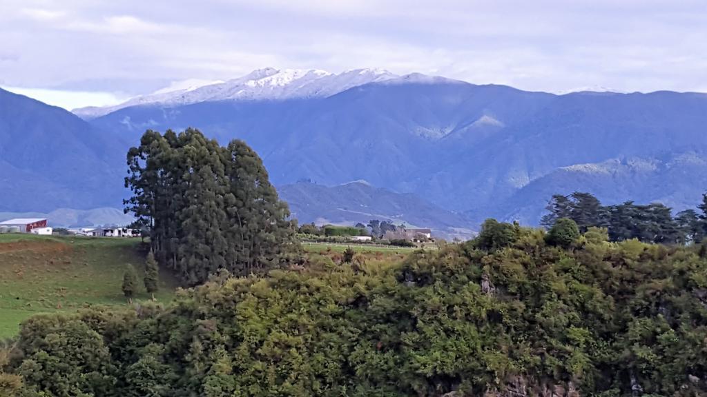 Rocky Ridge Cottage Takaka Esterno foto
